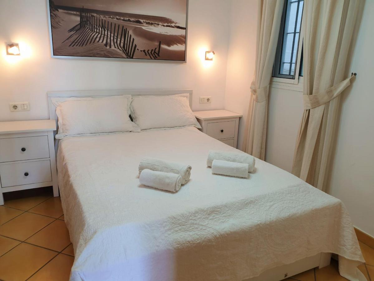 Dona Lola Micaela - Fully Equiped 1 Bedroom Ground Floor Beach Front Apartment With Direct Access To The Beach Of Calahonda - Costa Del Sol - Cs155 Sitio de Calahonda المظهر الخارجي الصورة